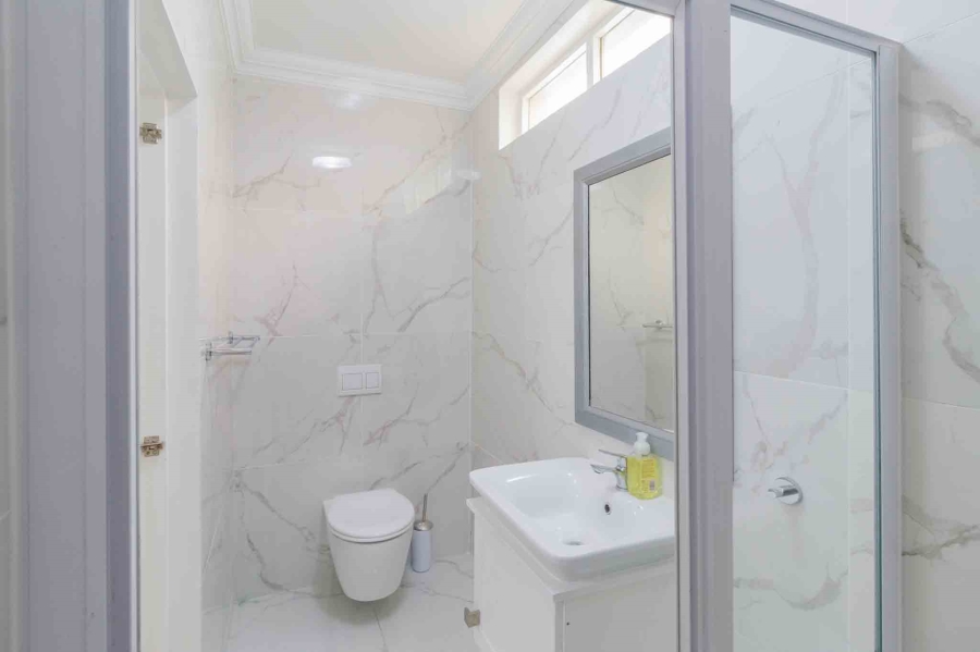 1 Bedroom Property for Sale in Newlands Western Cape